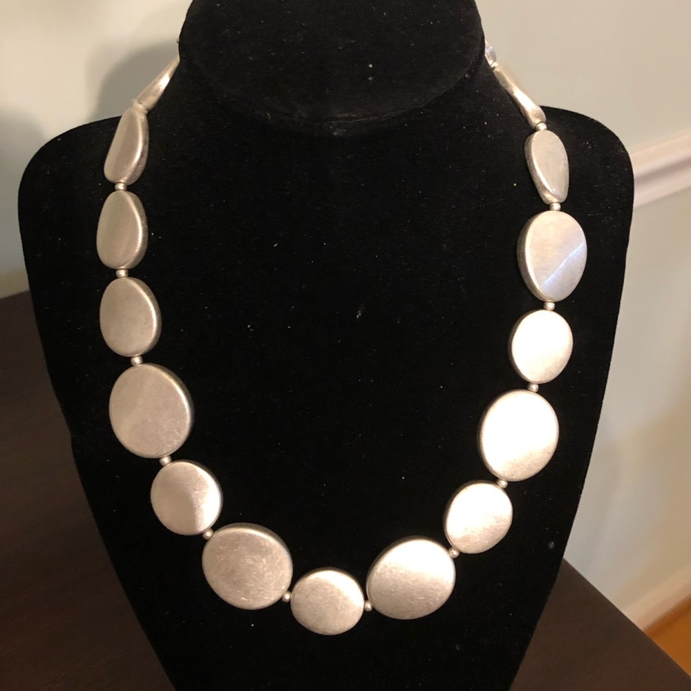 Pretty silver tone statement necklace!